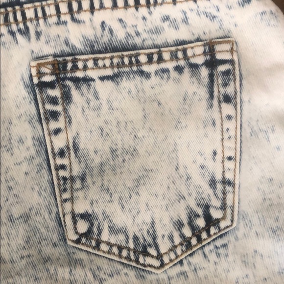 Misguided denim washed mom shorts - Picture 3 of 6